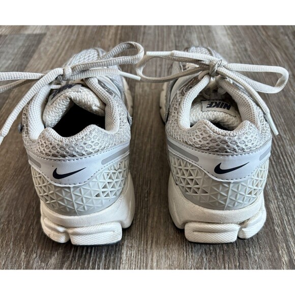 Nike Air Zoom Vomero 5 Photon Dust Bowerman Metallic Silver Tennis Shoe 7.5 - Picture 2 of 9